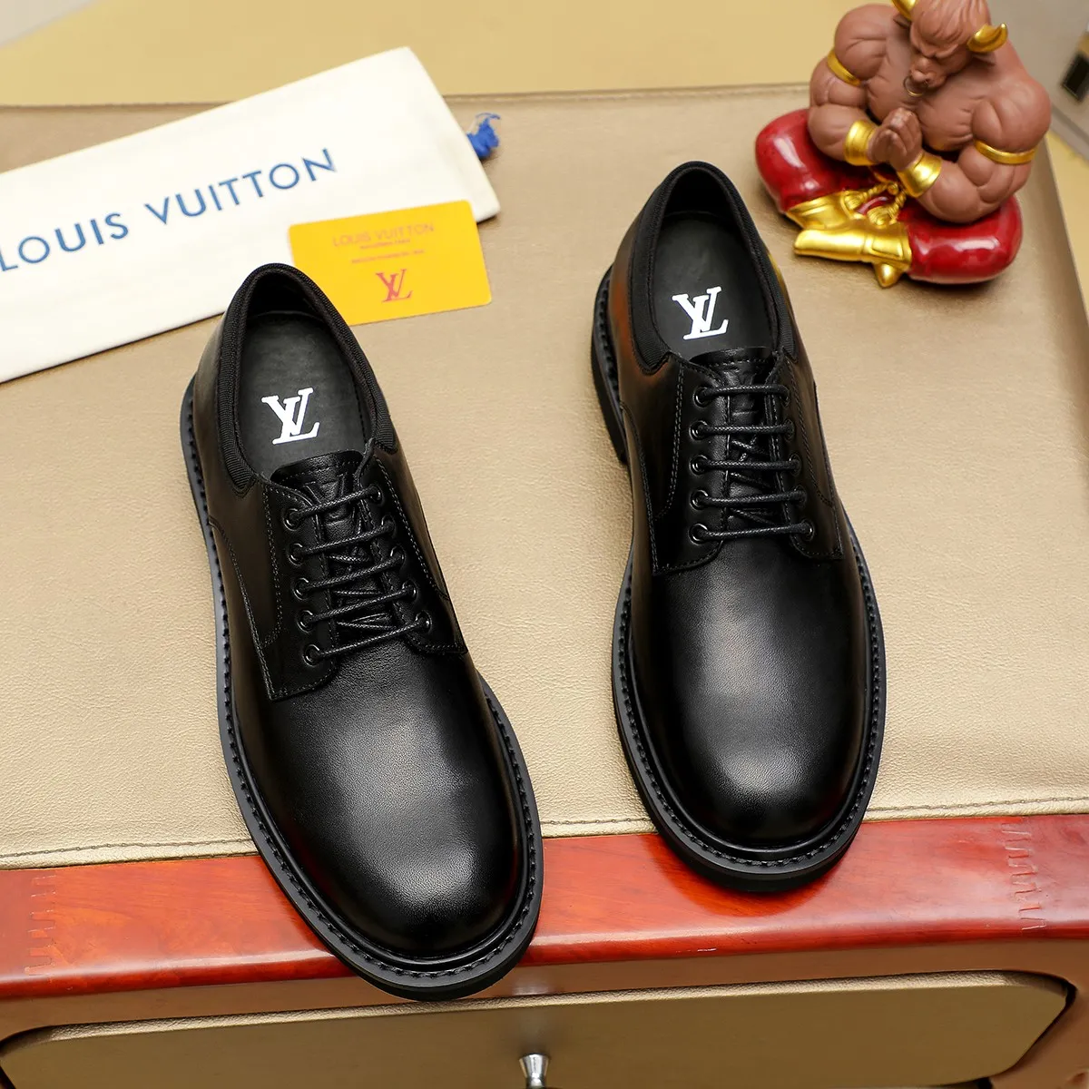 Men's shoes 💰 660 💰 Louis Vuitton LV ® 🆕 model 🔛Full shoe counter, first layer cowhide, 🐂leather lining casual shoes for men, super soft outsole, essential for driving. Counter synchronization, original first layer cowhide, completely 1:1 mold customization🌹top version, color optional! Number: 39-44 (customized at 38.45)